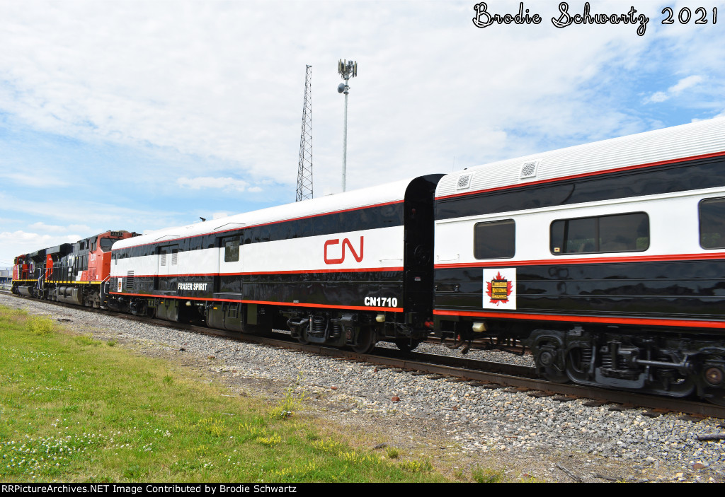 CN 1710